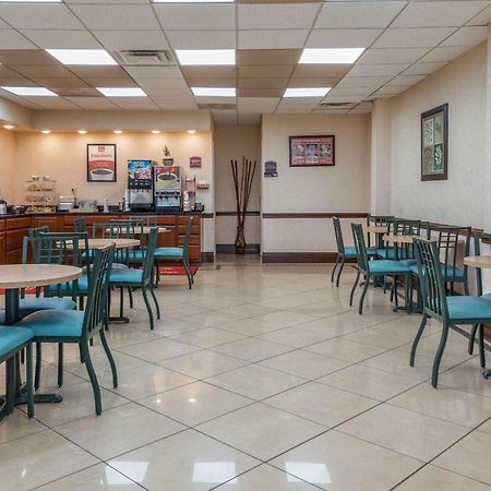 Econo Lodge Downtown Louisville Buitenkant foto