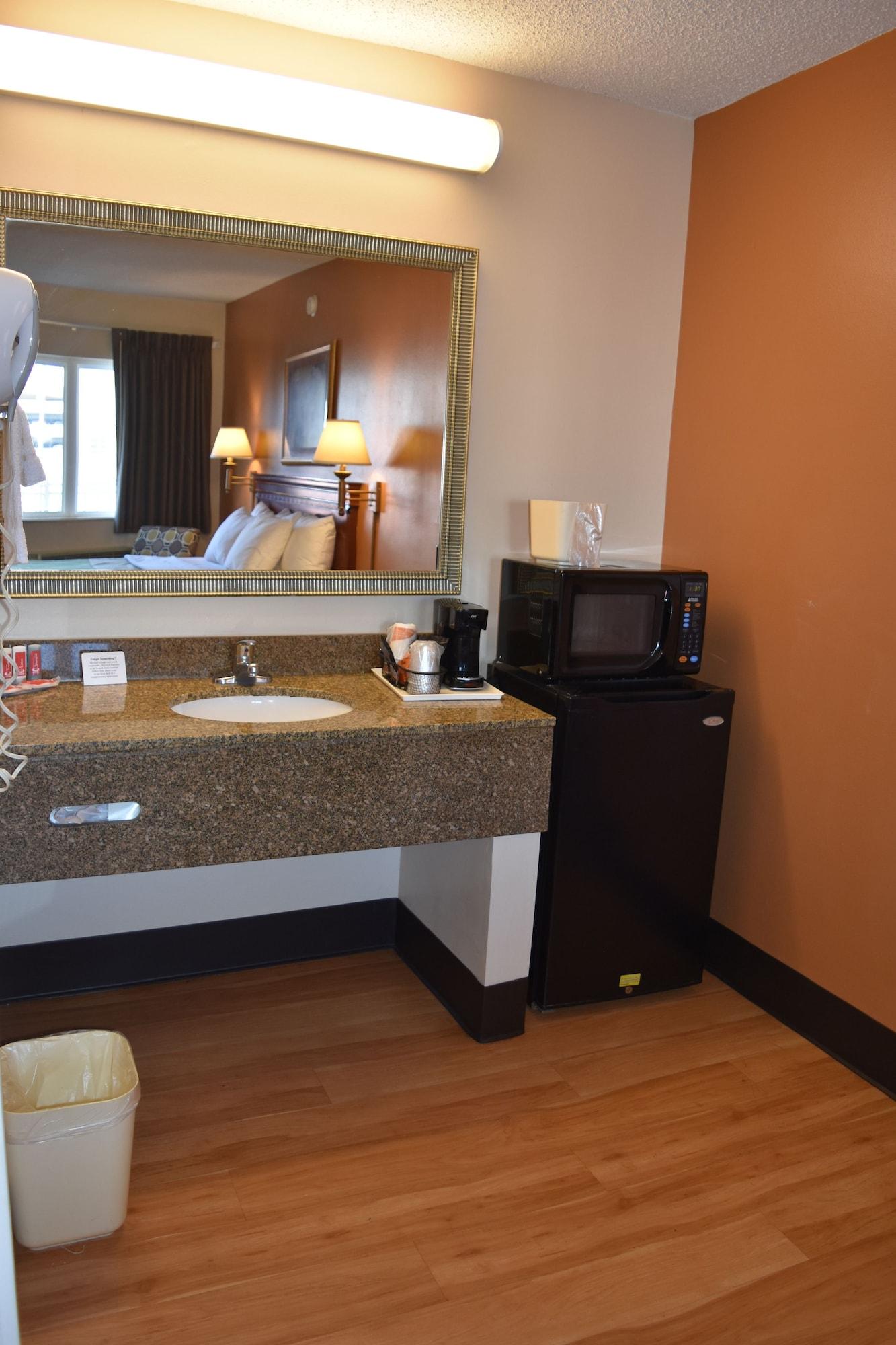 Econo Lodge Downtown Louisville Buitenkant foto