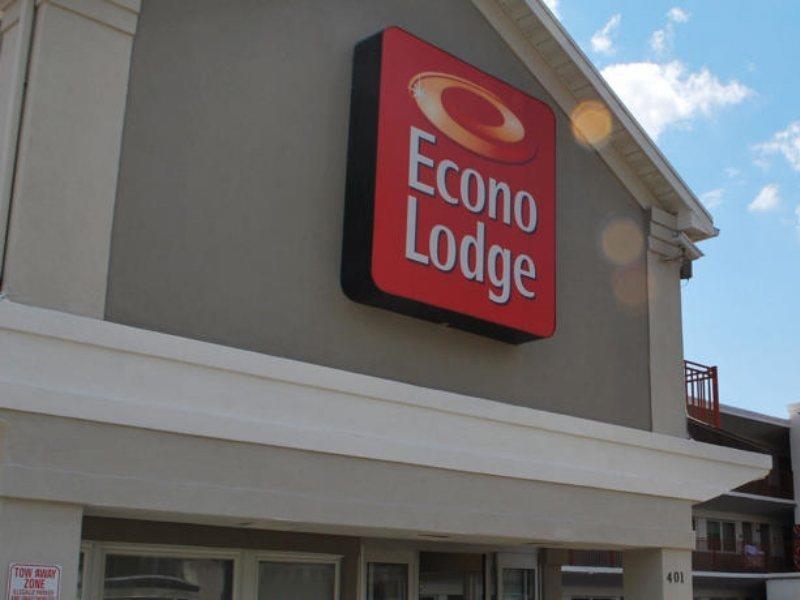 Econo Lodge Downtown Louisville Buitenkant foto