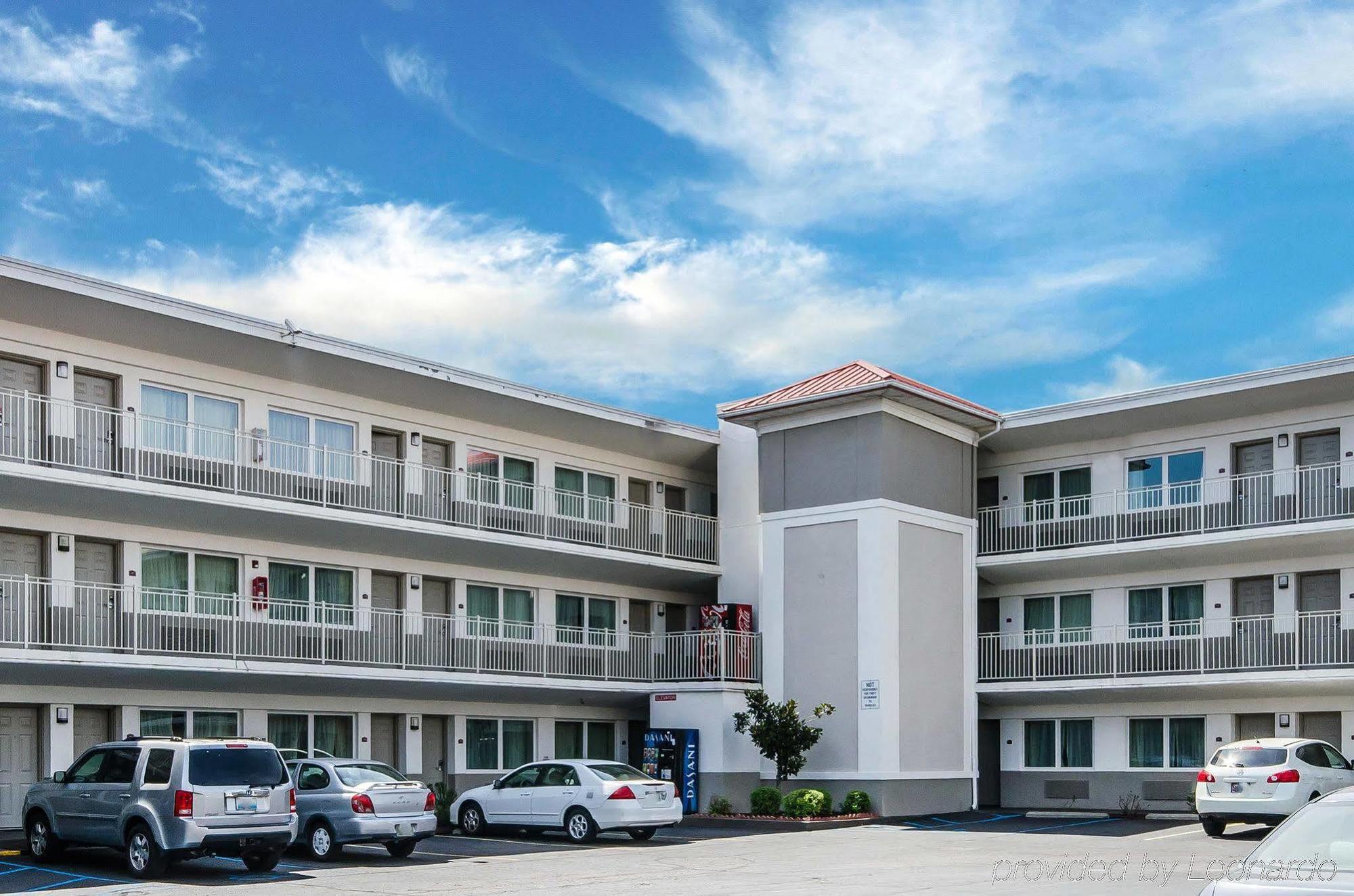 Econo Lodge Downtown Louisville Buitenkant foto