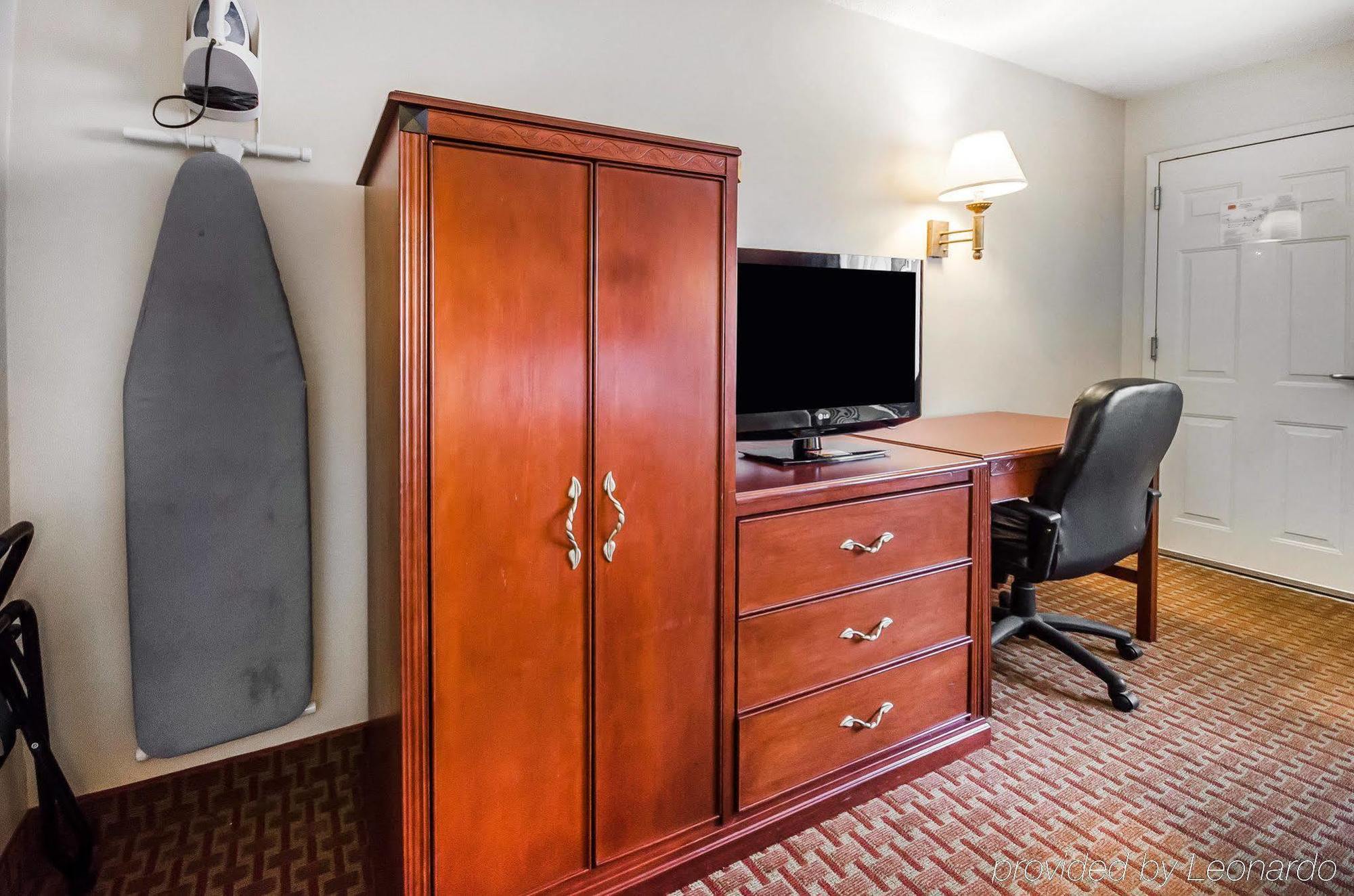 Econo Lodge Downtown Louisville Buitenkant foto