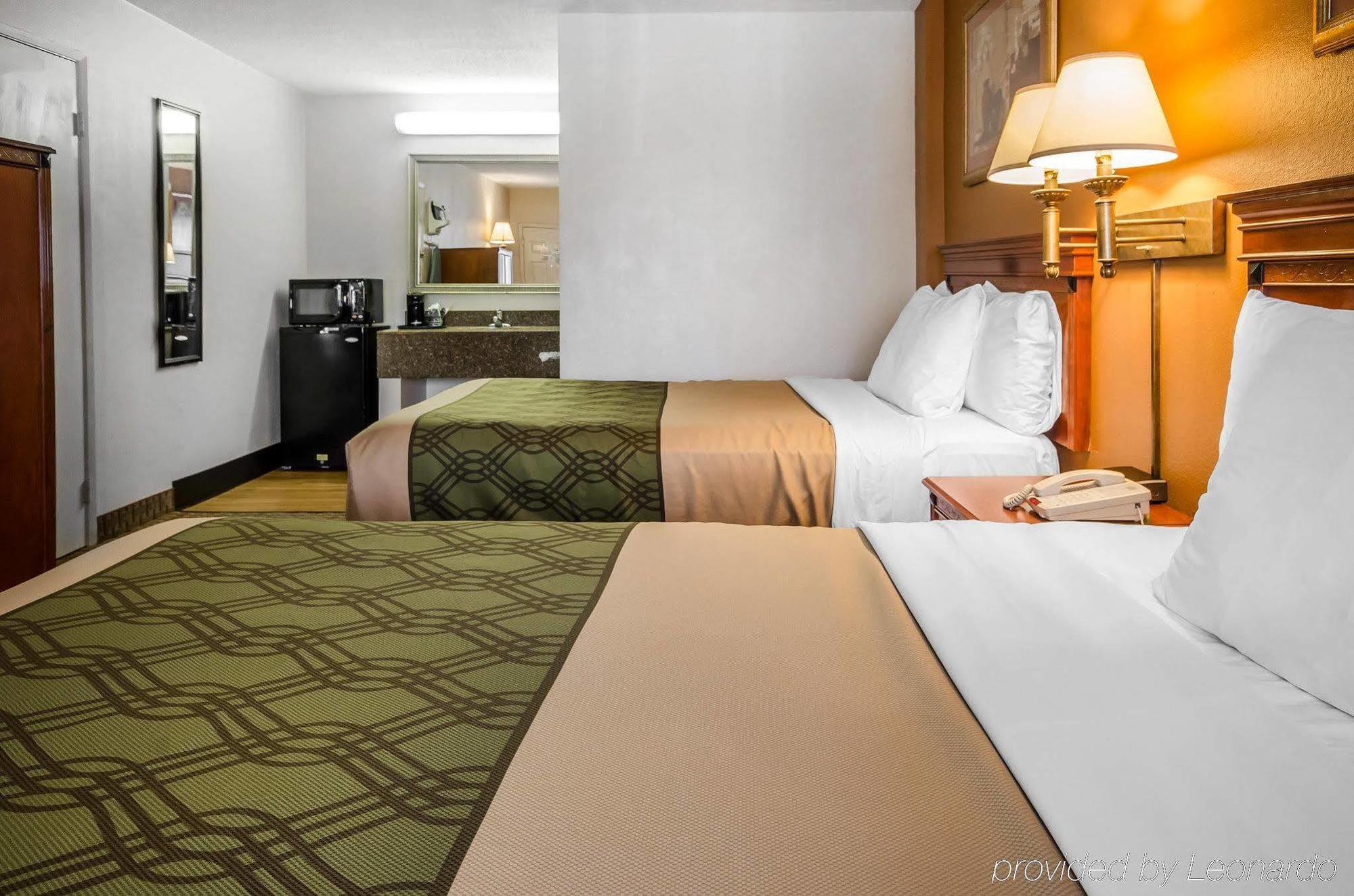 Econo Lodge Downtown Louisville Buitenkant foto