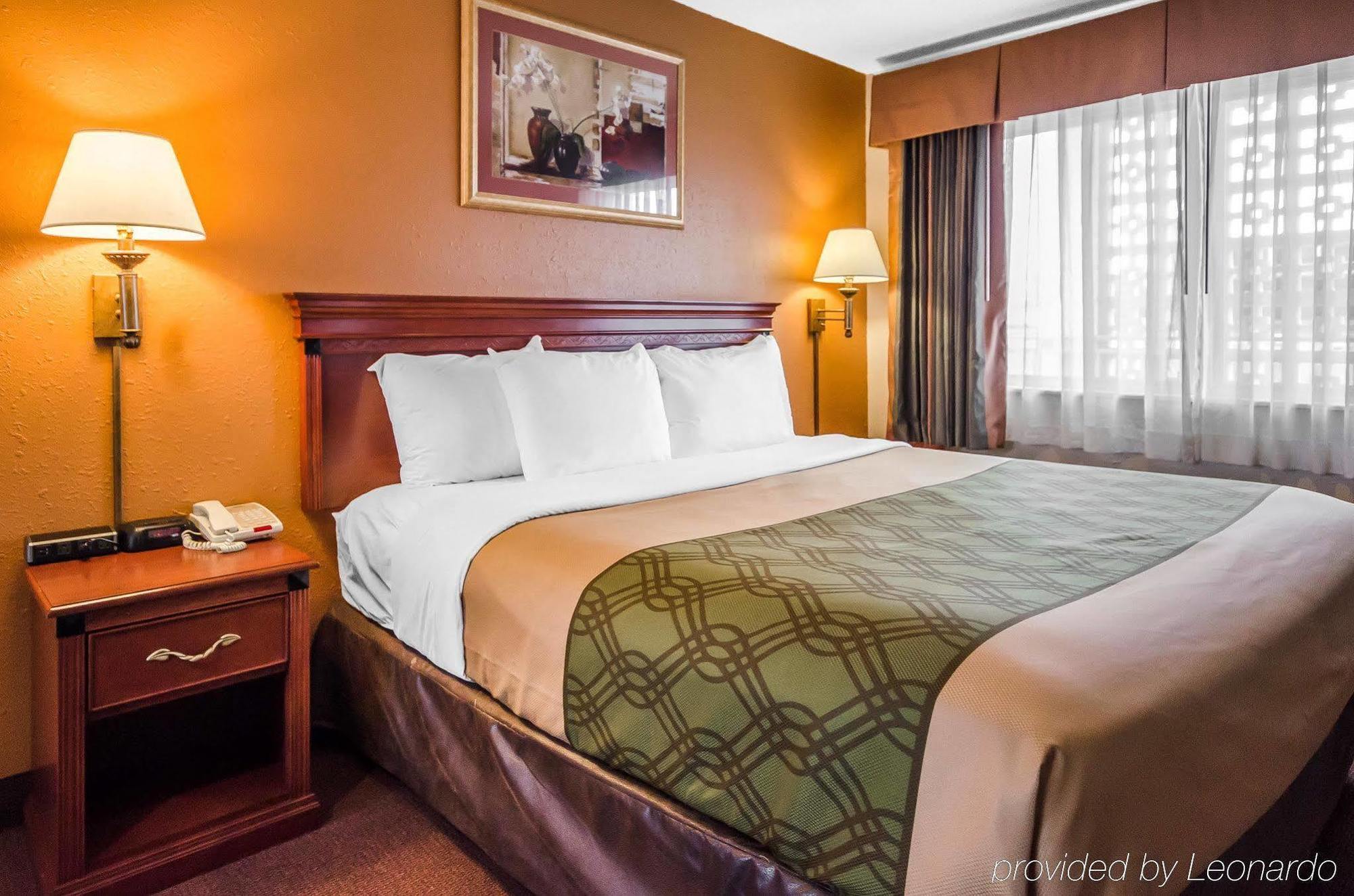 Econo Lodge Downtown Louisville Buitenkant foto