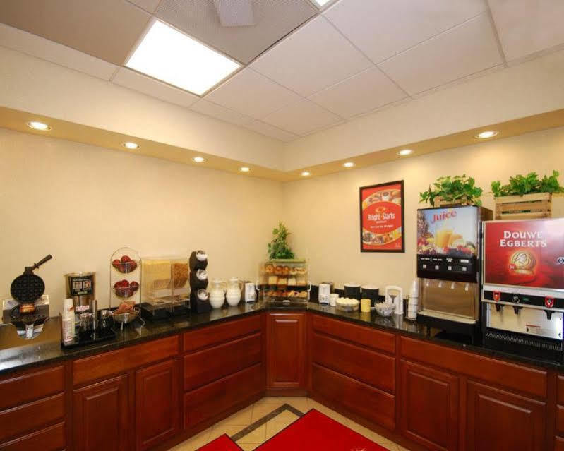Econo Lodge Downtown Louisville Buitenkant foto